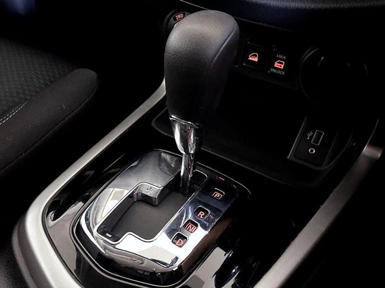 2021 Nissan Navara DoubleCab PickUp N-Connecta 2.3dCi 190 TT 4WD Auto PICK UP DIESEL Automatic