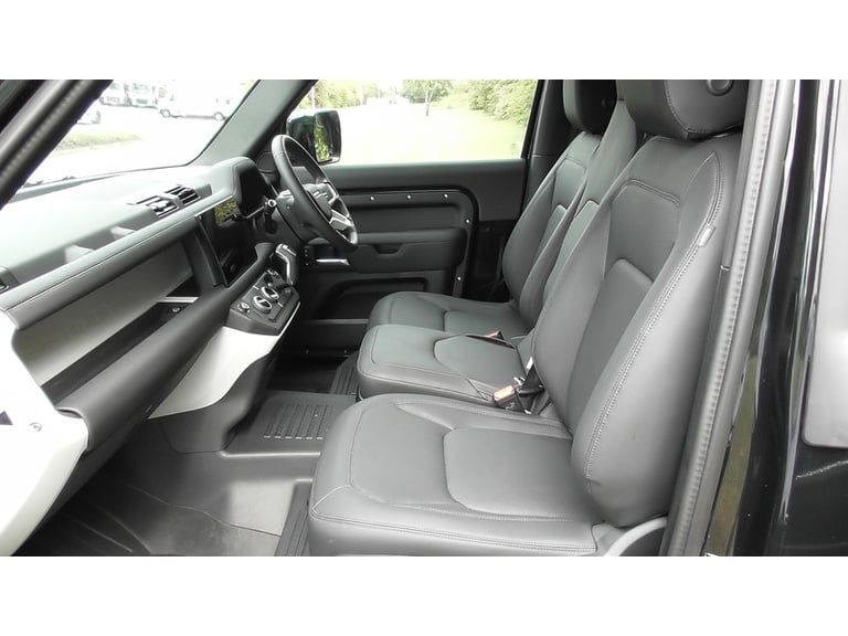 2025 Land Rover Defender 90 D250 MHEV X-Dynamic SE SUV Diesel Automatic