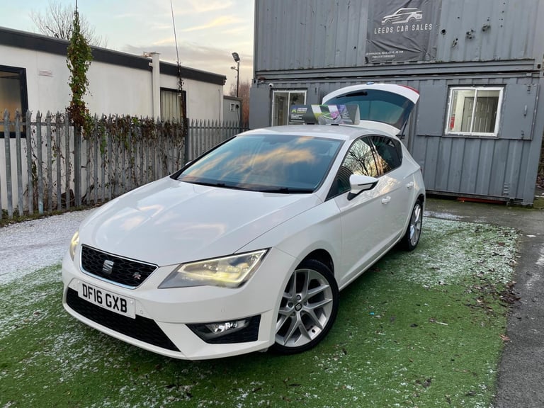White Seat Leon FR used, fuel Petrol and Automatic gearbox, 5.000