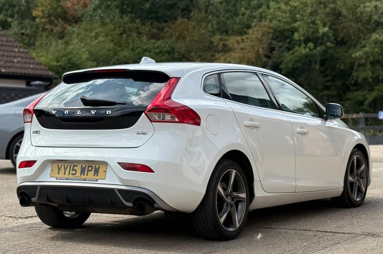 2015 Volvo V40 1.6 D2 R-Design Powershift Euro 5 (s/s) 5dr Diesel