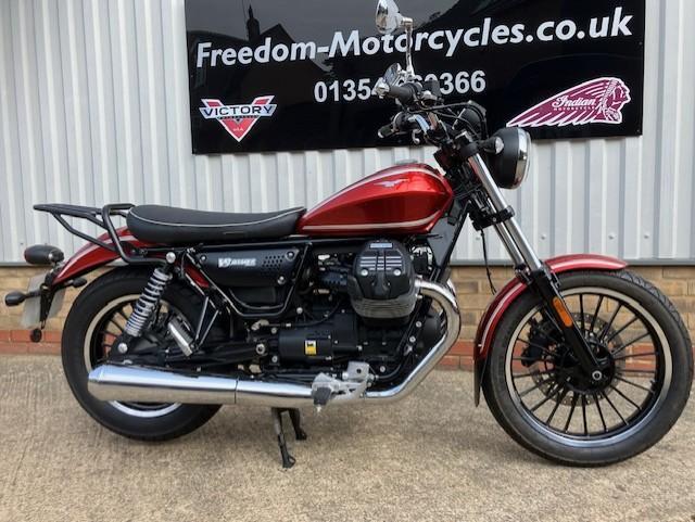 2018 Moto Guzzi V9 Roamer....2325 miles..extra's