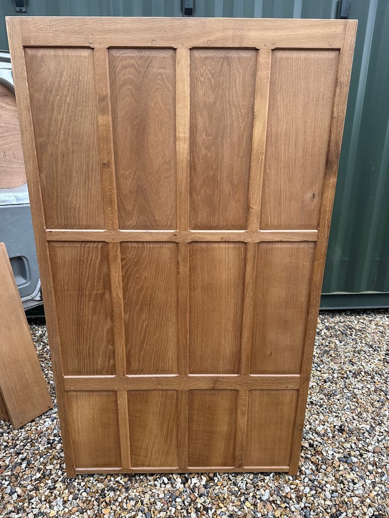 Robert mouse man oak dresser /bookcase