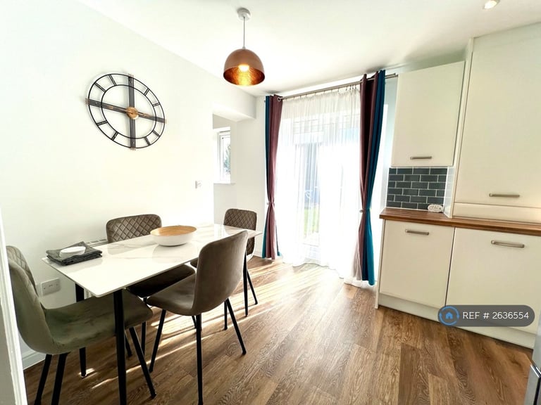 3 bedroom house in Admiral Way, Leamington Spa, CV31 (3 bed) (#2636554)