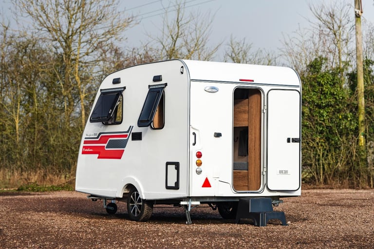 Freedom Wayfarer Quad - Small family caravan for four with bathroom