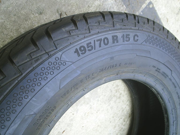 195 70 R 15 C Continental Conti Vanco Contact 100 Tyre 104/102R 10mm Tread
