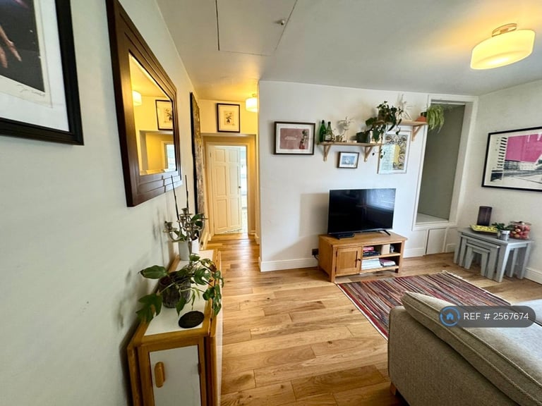 1 bedroom flat in Warley Hill, Brentwood, CM14 (1 bed) (#2567674)