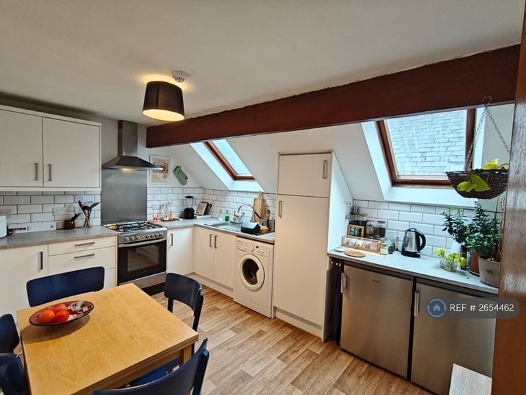 2 bedroom flat in Northumberland Road, Manchester, M16 (2 bed) (#2654462)