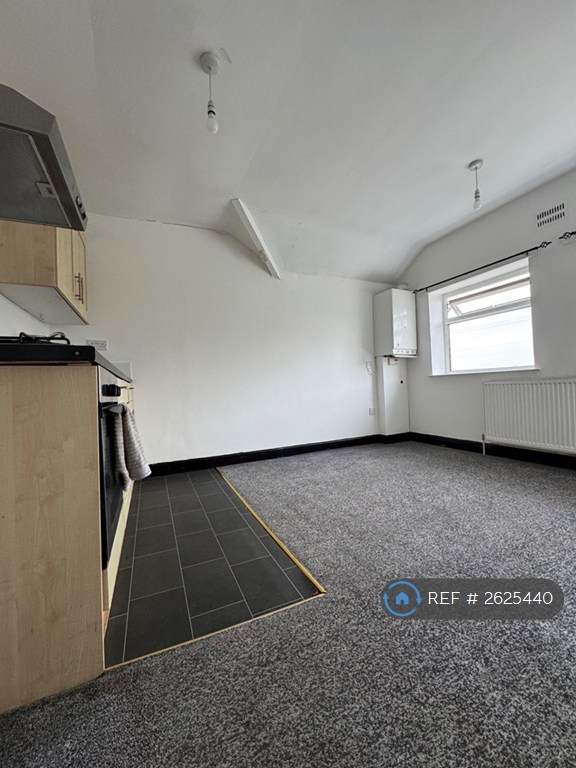 2 bedroom flat in Stoneheyes Lane, Barnton, Northwich, CW8 (2 bed) (#2625440)