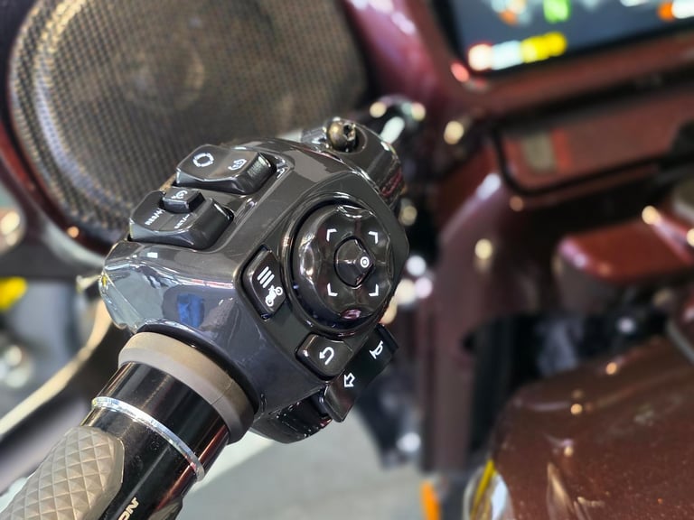 2025 HARLEY-DAVIDSON STREET GLIDE CVO FLHXSE 1982cc 121 650 MILE'S BAGGER