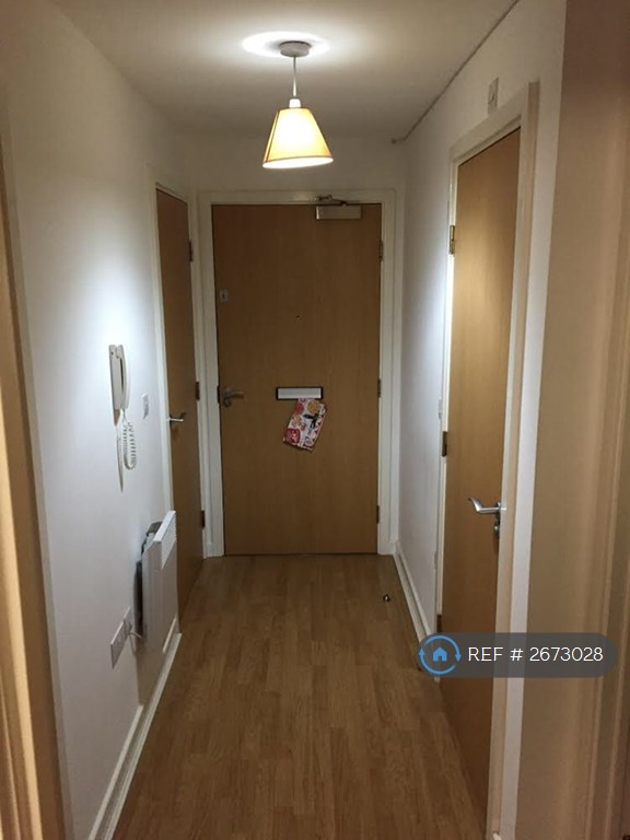 2 bedroom flat in Ladywell Point, Salford, M50 (2 bed) (#2673028)