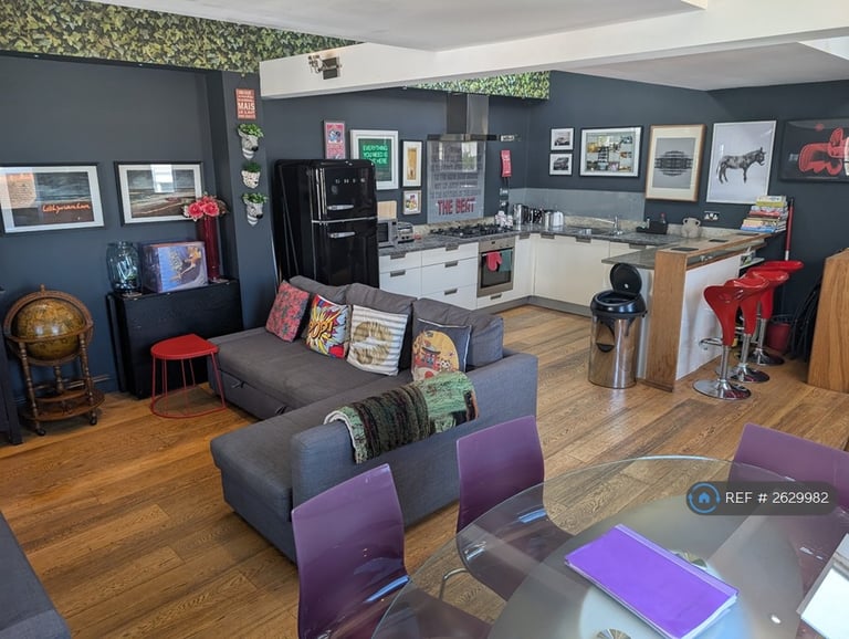 image for 2 bedroom flat in Devonshire Place, Brighton, BN2 (2 bed) (#2629982)
