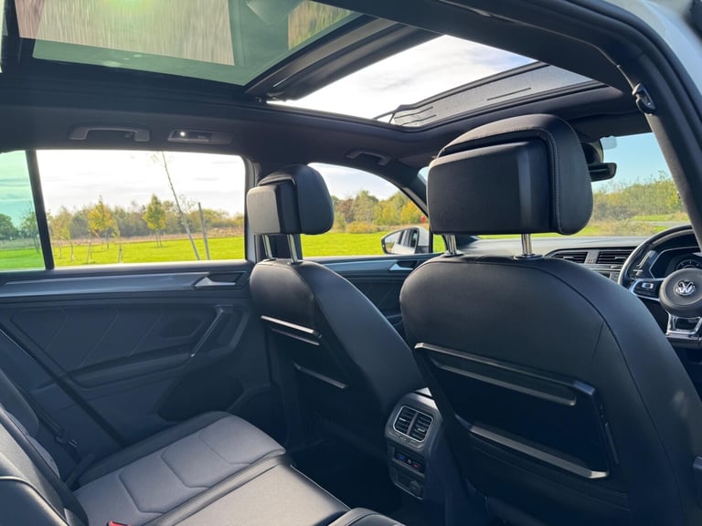 2017 Volkswagen Tiguan 2.0 TDi 150 R-Line 5dr ESTATE DIESEL Manual
