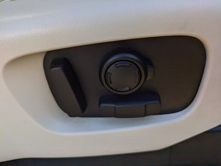 2017 Land Rover Discovery 3.0 TD6 HSE Luxury 5dr Auto ESTATE DIESEL Automatic