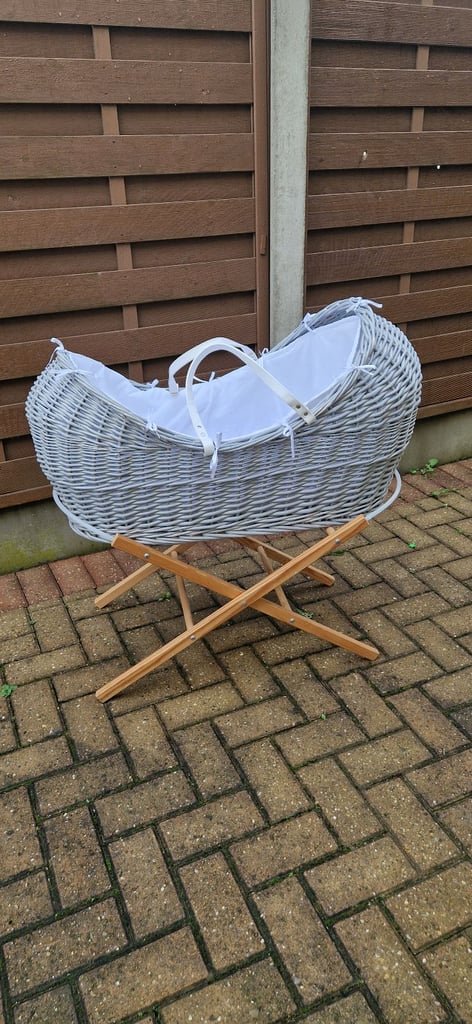 image for BABIES R US MOSES BASKET AND STAND. EXCELLENT CONDITION.