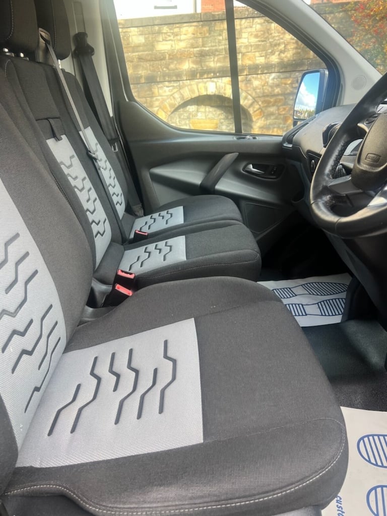 2015 Ford Transit Custom 2.2 TDCi 290 Limited Panel Van 5dr Diesel Manual L2 H1 (186 g/km, 123 bh...