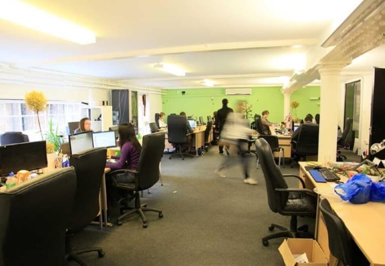 *Islington* Private Serviced Offices: Units from 5 to 50 desks for rent N1
