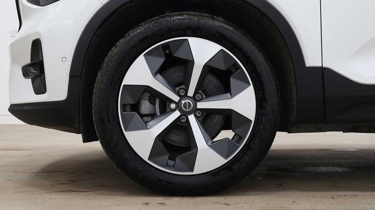 2024 Volvo XC40 Plus, B3 Mild hybrid, Petrol, Dark ESTATE Petrol/Electric Hybrid Automatic