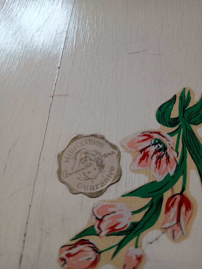 GENUINE AMANDA JANE VINTAGE WOODEN DOLLS WARDROBE