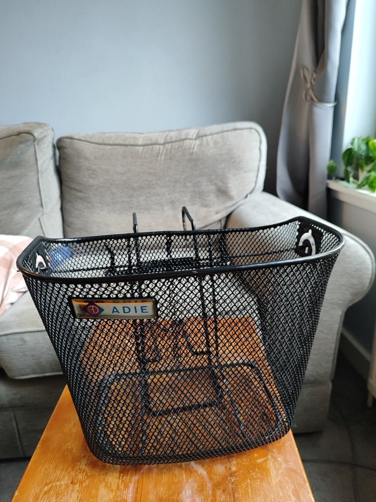 Bike basket and attachment