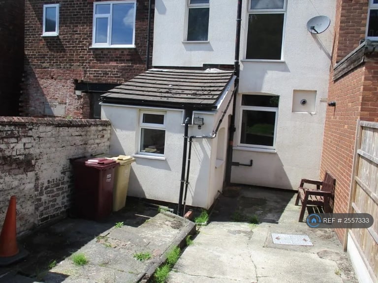 2 bedroom house in Church Street, Westhoughton, Bolton, BL5 (2 bed) (#2557333)
