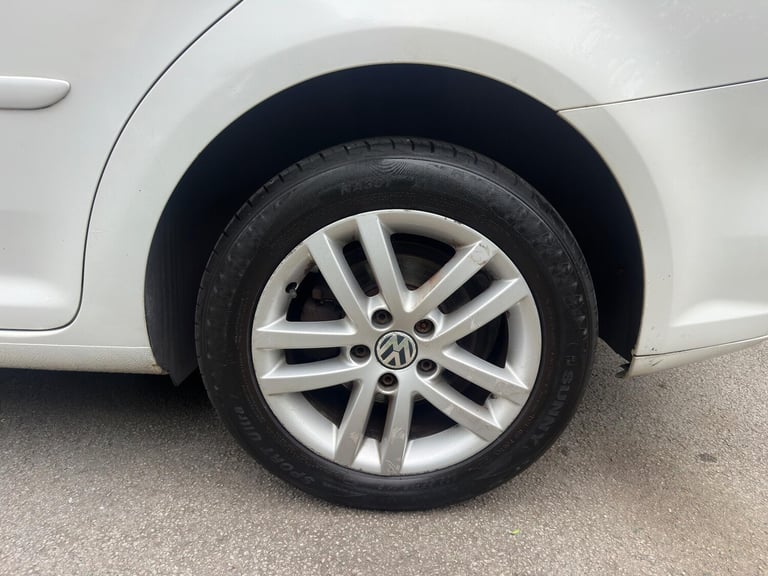 2013 Volkswagen Touran 1.6 TDI SE DSG Euro 5 5dr MPV Diesel Automatic