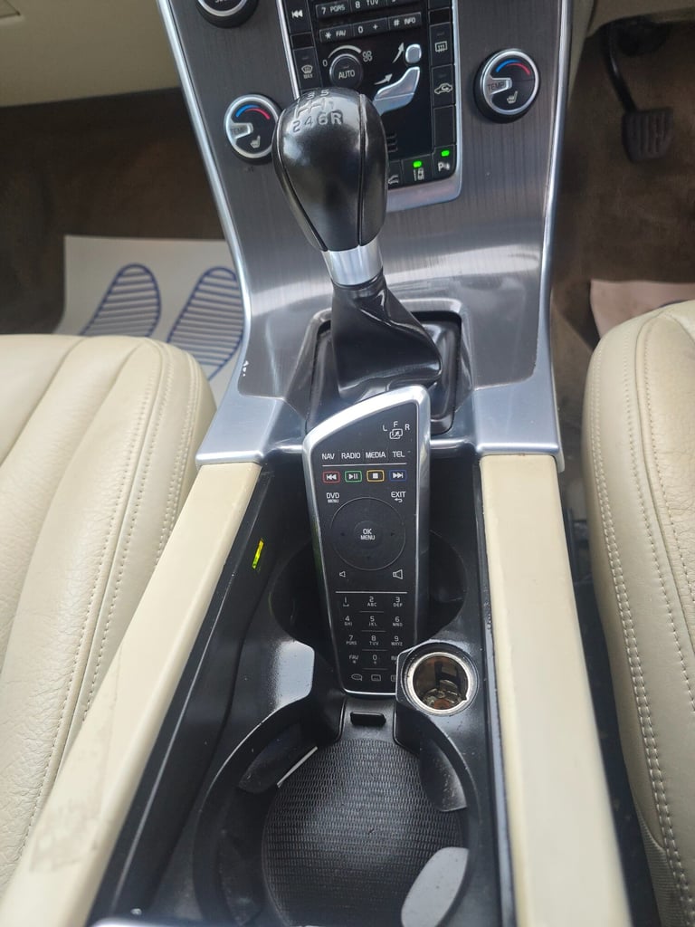 2010 Volvo S60 D5 [205] SE Lux 4dr SALOON Diesel Manual