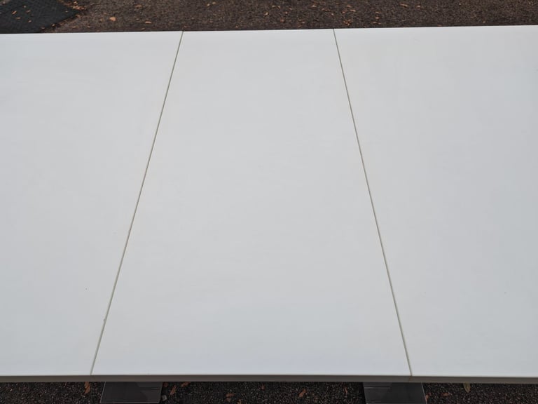 White Extending Dining Table & 6 Black/Chrome Chairs FREE DELIVERY 178