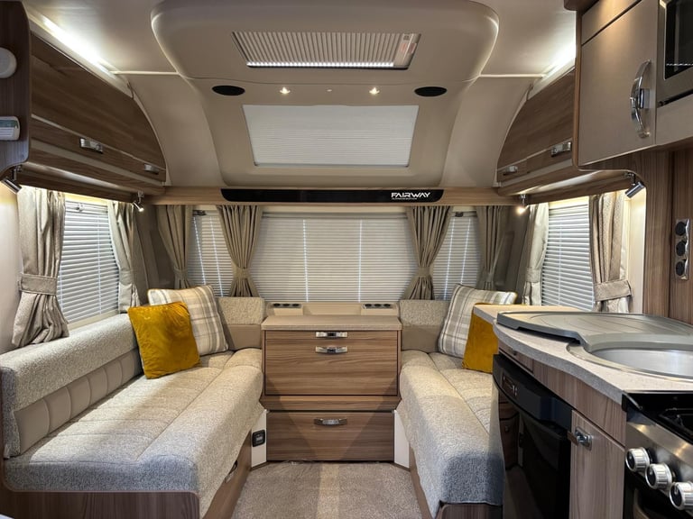 2020 Swift Fairway Platinum 880 8ft Wide, Transverse Island Fix Bed WAS £21,995