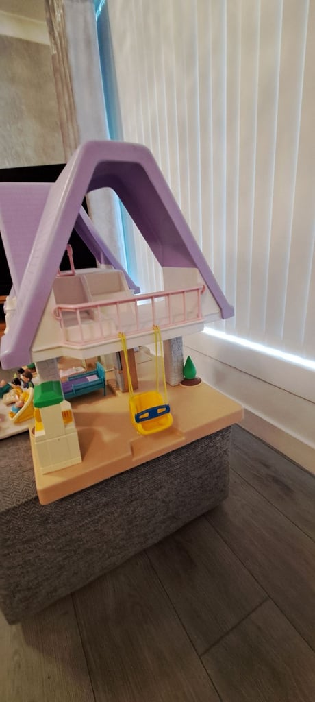 Little Tikes Dolls house 