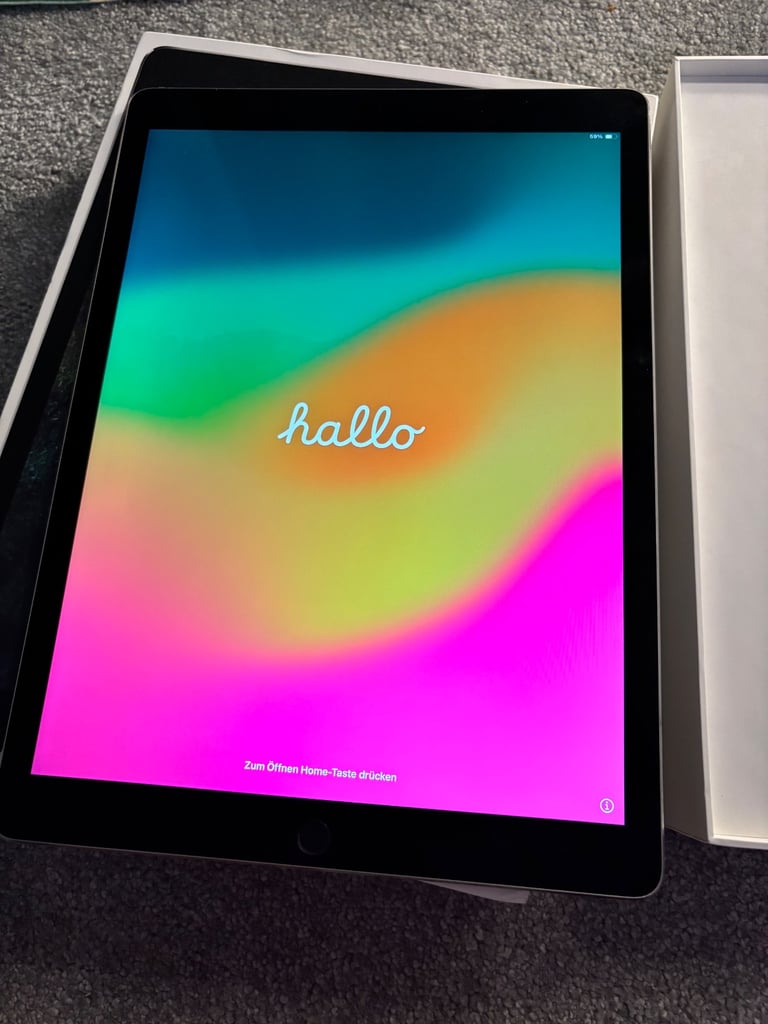 Apple iPad Pro 12.9” 2nd generation excellent condition 