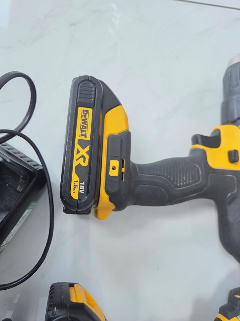 Dewalt Driver and Drill Set