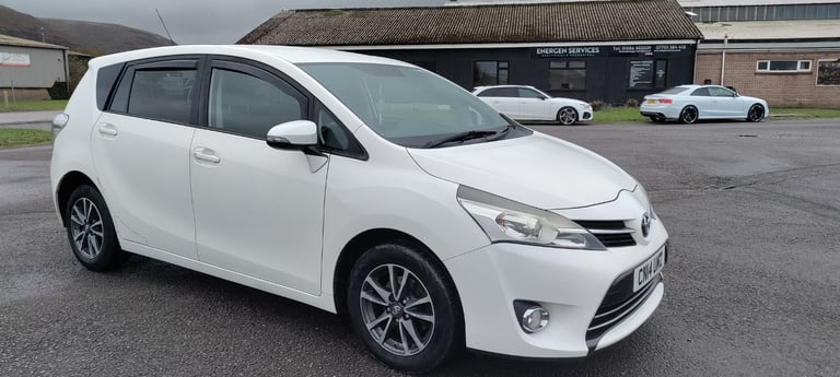 Automatic Toyota, VERSO, MPV, 2014, 1798 (cc)