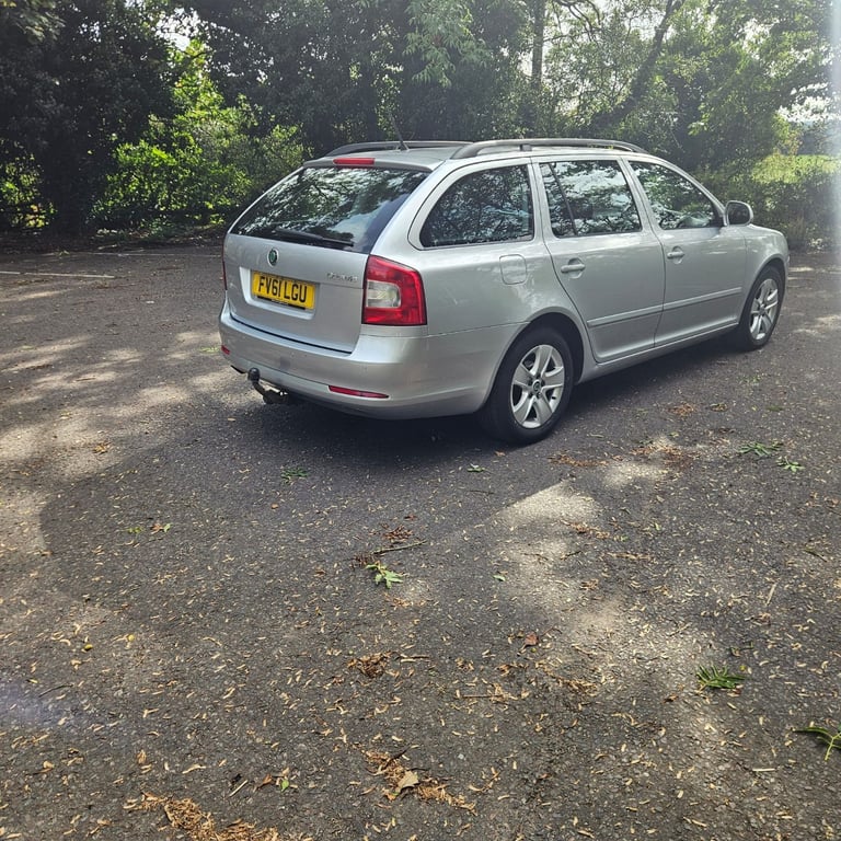 Skoda, OCTAVIA, Estate, 2011, Manual, 1598 (cc), 5 doors