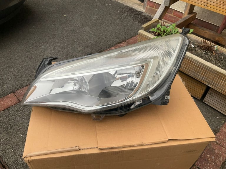 image for Hella 1LG010011-33 Head Lamp Unit (Left hand side) - for VAUXHALL Astra Mk6 (J) Hatchback 2011