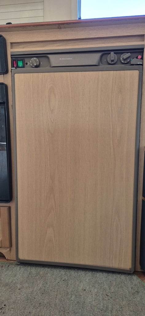 ELECTROLUX RM4270 3way fridge freezer for caravan motorhome boat camper.