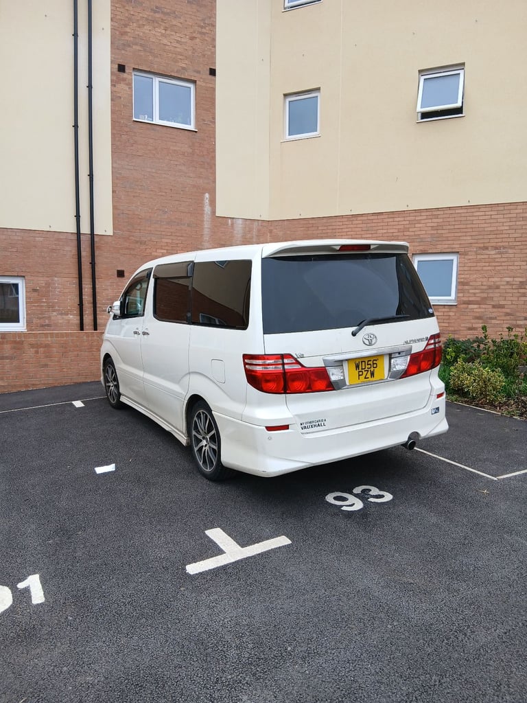 Toyota, 2006, 2990 (cc) automatic petrol 8 seats