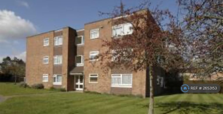 image for 2 bedroom flat in Egmont Road, Walton-On-Thames, KT12 (2 bed) (#2653153)