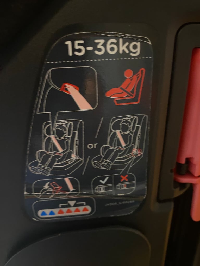 Joie 15 - 36kg (0-12 years old) car seat, with isofix