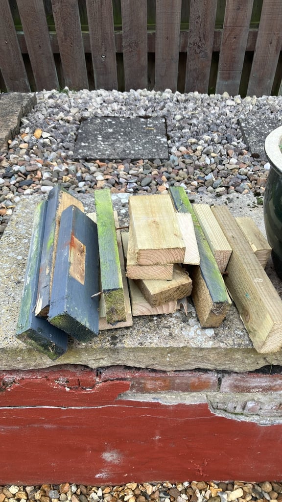 FREE fencing /wood