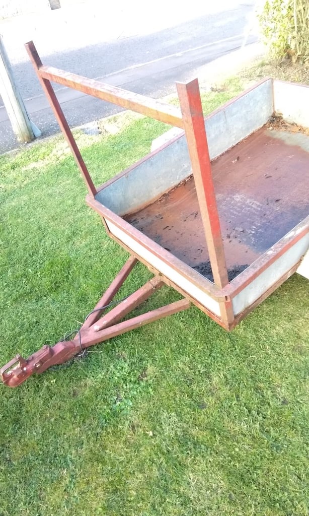 Trailer 5x3.5 ft  *needs restoration*