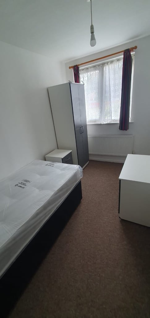 NEW House Handsworth Wood UC/DSS Only