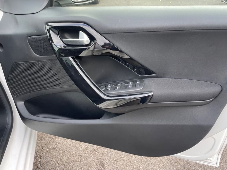 2018 Peugeot 208 1.2 PureTech Allure Premium 5dr HATCHBACK PETROL Manual