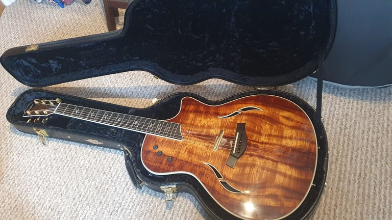Taylor T5 Custom in KOA wood with Case