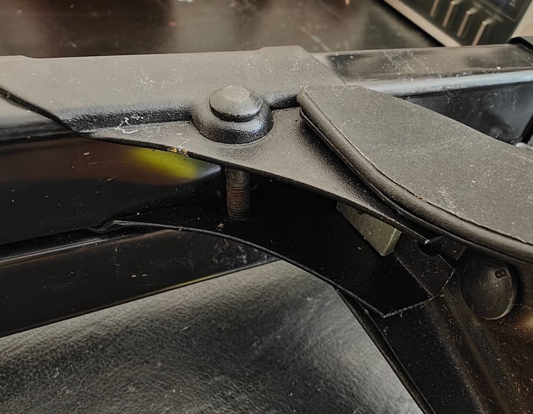 2 Cruz Roof Rack Bars With Keys 26 R-033015 26r033015 26r 033015