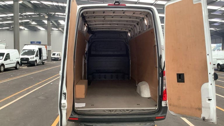 2021 Mercedes-Benz Sprinter 2.0 315 CDI Progressive RWD L3 H2 Euro 6 (s/s) 5dr PANEL VAN Diesel M...