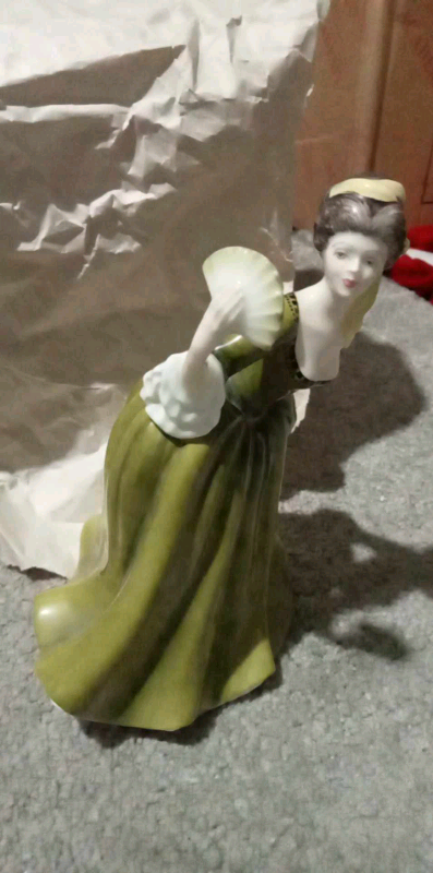 Simone figure royal daulton