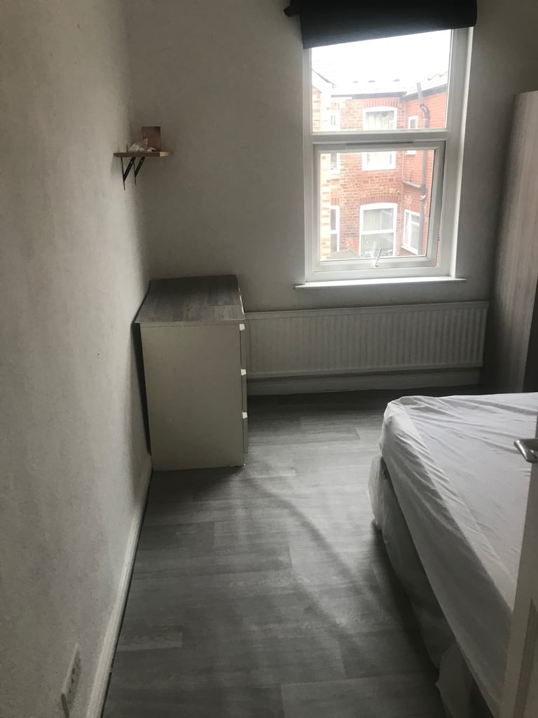 Room to Let - Old Trafford (M16 7QQ) - Excellent Location!