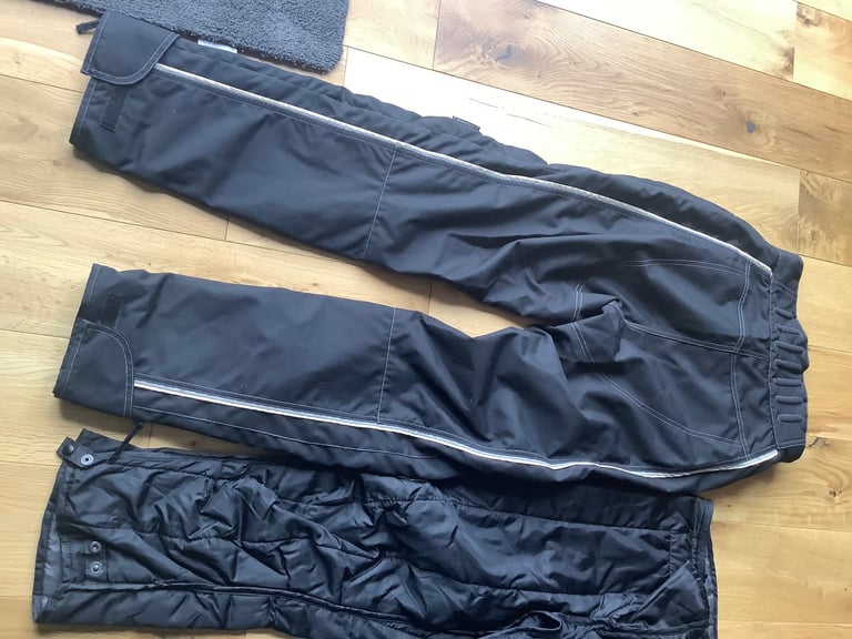 Woman’s size 38 hein gericke all seasons trousers, with detachable knee pads and inner warm linings