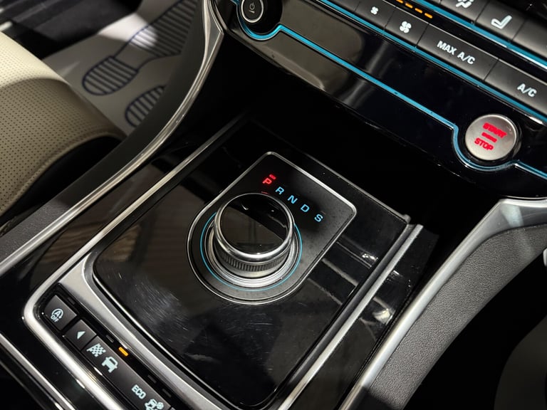 2017 Jaguar XF 2.0d R-Sport Saloon 4dr Diesel Auto AWD Euro 6 (s/s) (240 ps)