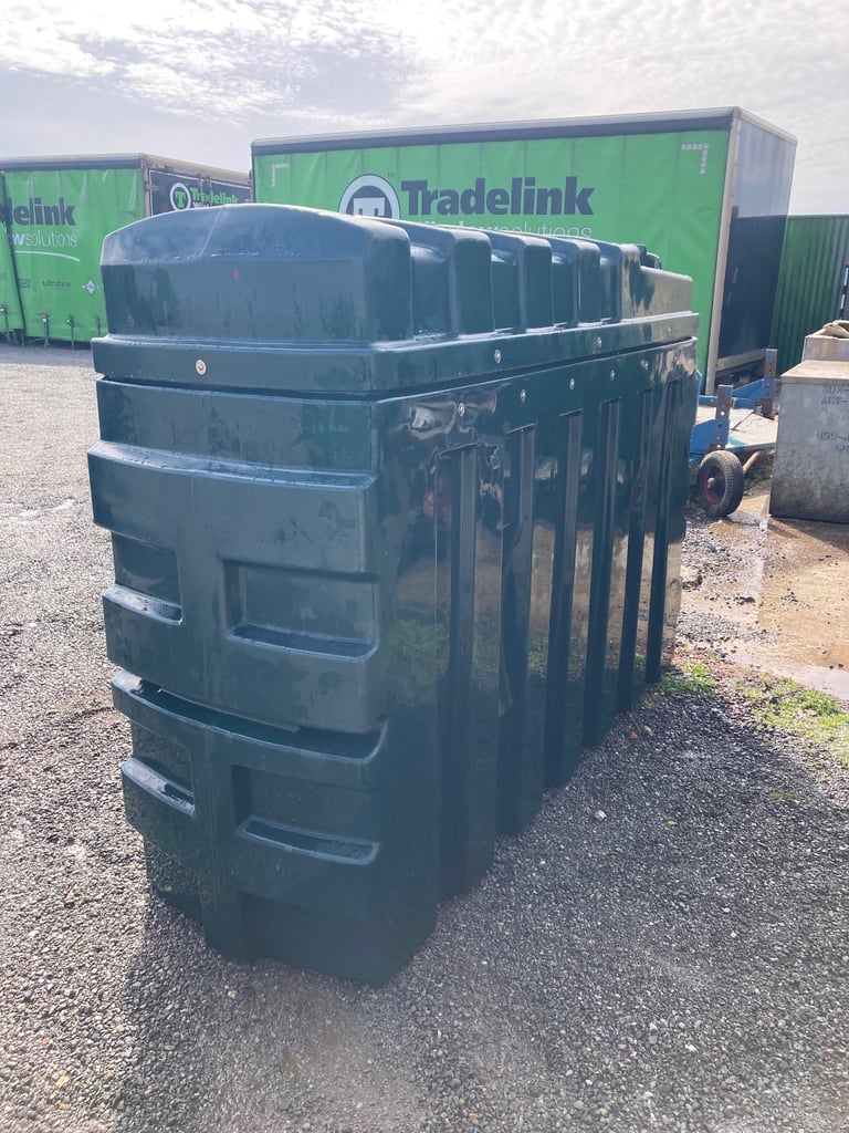 Titan 1000L bunded home heating oil tank 